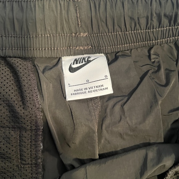 Nike Shorts - Picture 2 of 3